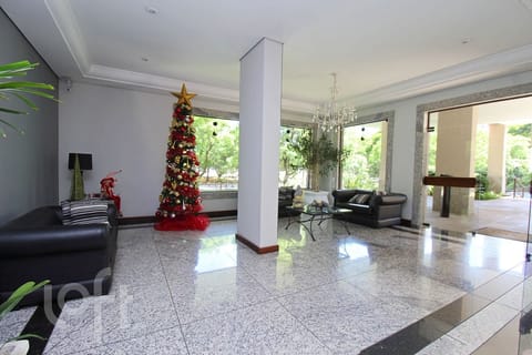 Image 24 - 229285